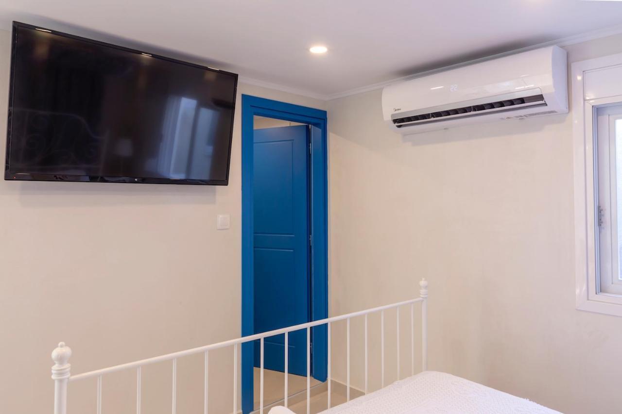 Blue And White Apartment Vipgreece เอเธนส์ ภายนอก รูปภาพ