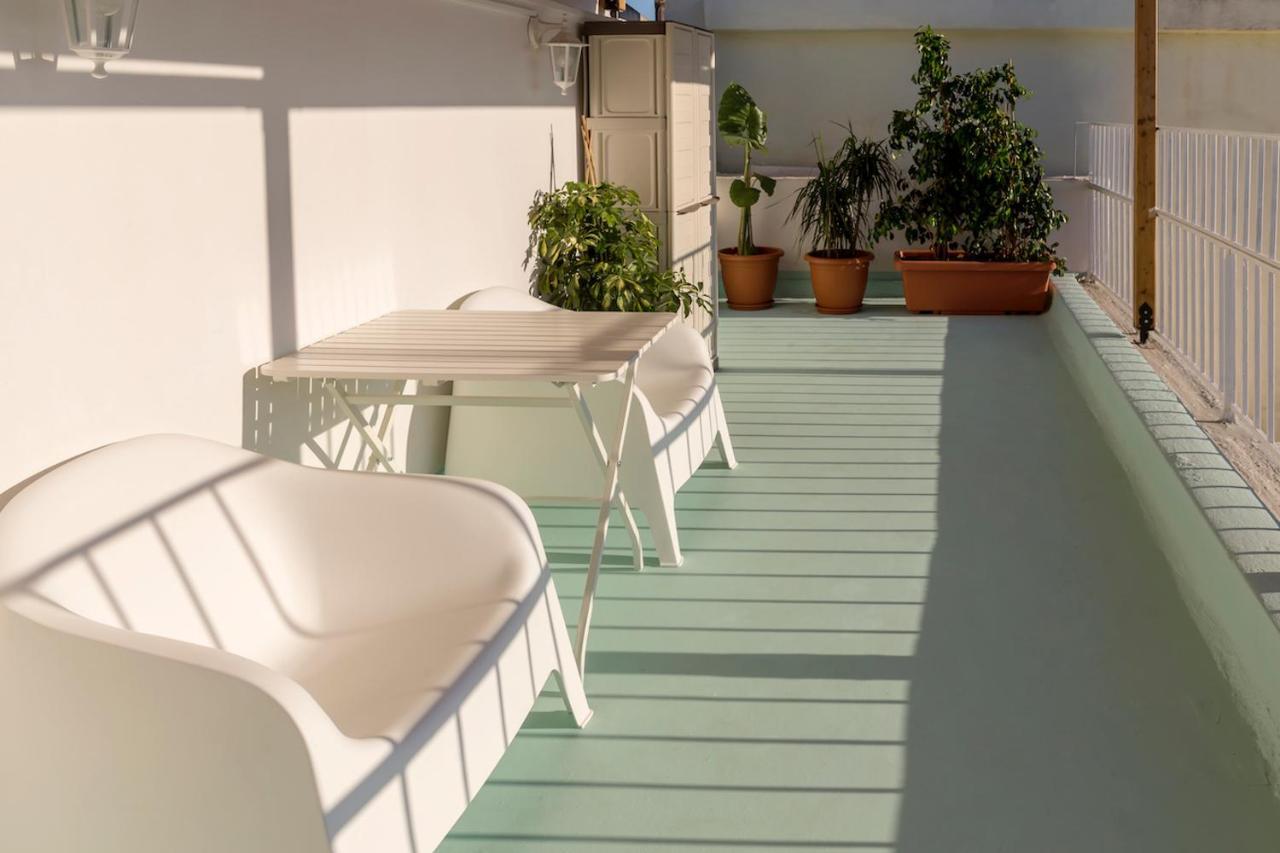 Blue And White Apartment Vipgreece เอเธนส์ ภายนอก รูปภาพ