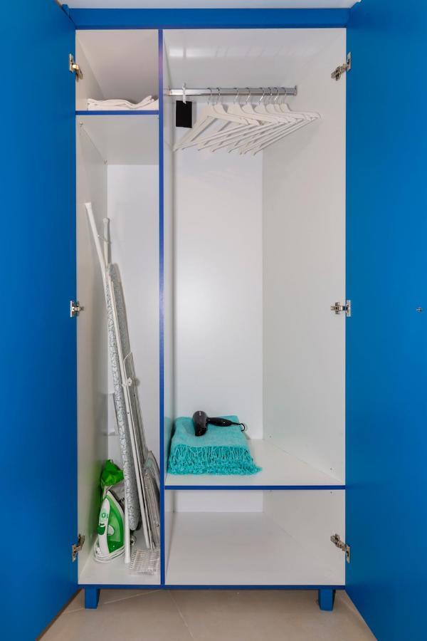 Blue And White Apartment Vipgreece เอเธนส์ ภายนอก รูปภาพ