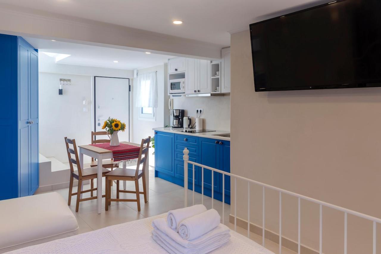 Blue And White Apartment Vipgreece เอเธนส์ ภายนอก รูปภาพ